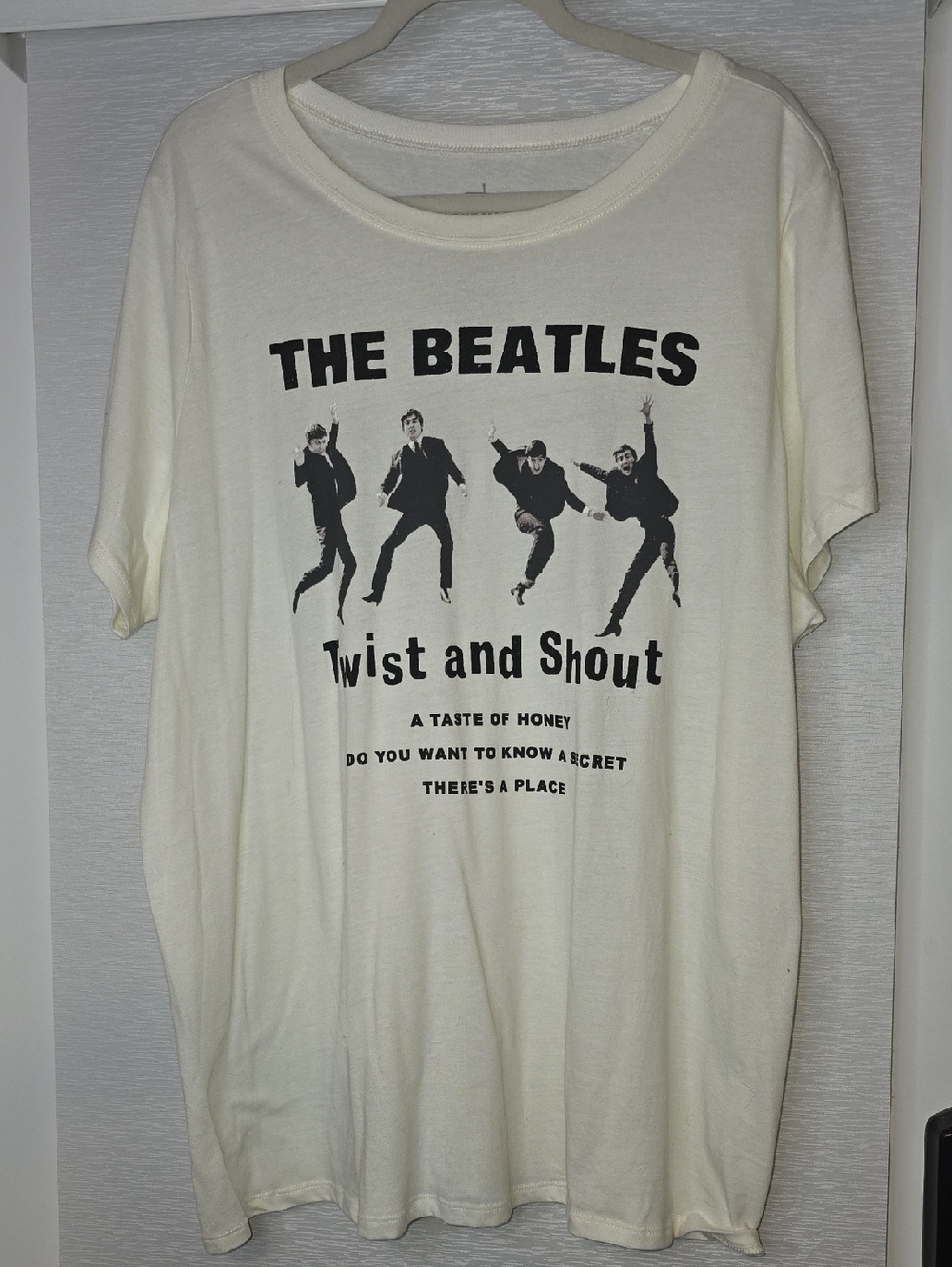 The Beatles Cream Short Sleeve 'Twist and Shout' Graphic Tee